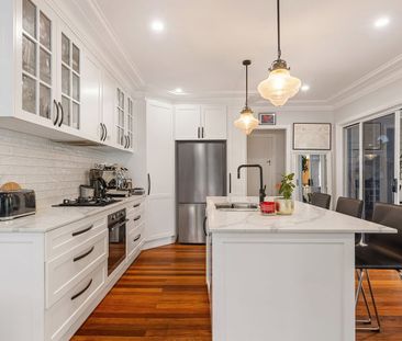 Spacious Family Home with Pool & Entertaining Balcony in Everton Park - Photo 5