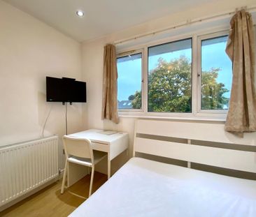 House share to rent - Photo 3