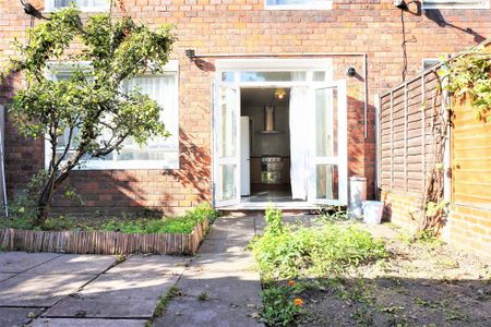 2 bedroom terraced house to rent - Photo 5