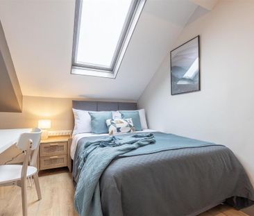 Room 4, 57 Ballygomartin Road, Belfast, BT13 3LB - Photo 6