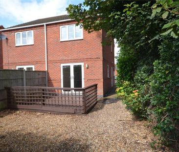 2 bedroom semi-detached house to rent - Photo 5