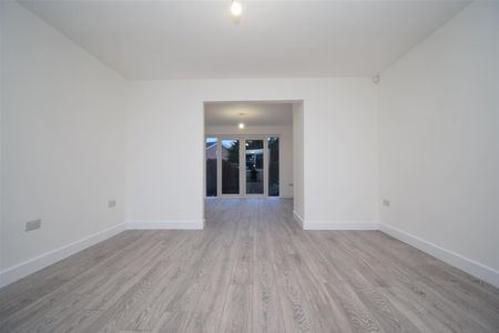 Longlands Road, Ossett - Photo 2