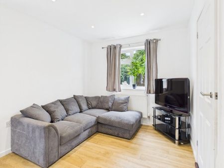 5 bedroom terraced house to rent - Photo 2