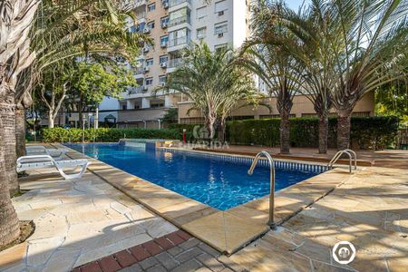 Apartamento mobiliado com 1 dormitório, sacada, 1 vaga de garagem no bairro Passo D'areia. - COD: 23974 - Foto 4