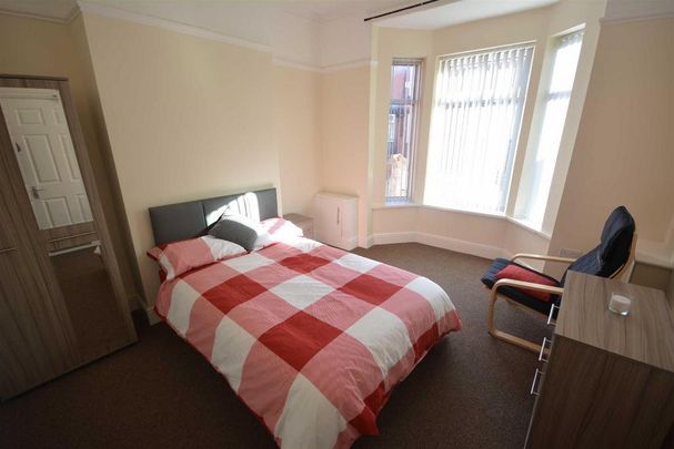 1 bedroom in a house share to rent - Photo 1