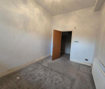 3 bedroom flat to rent - Photo 5