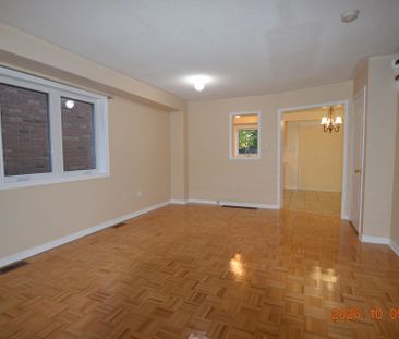 For Lease - 5709 Volpe Avenue, Mississauga, Ontario - Photo 6