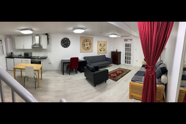 1 Bed Flat, Green Lanes, N16 - Photo 1