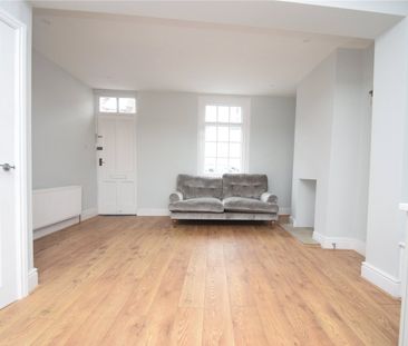 3 bed terraced house to rent in St Marys Walk, Scarborough, YO11 - Photo 2