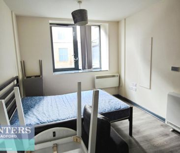 1 bedroom Flat To Let - Photo 2