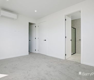 Brand New Stylish Living - Photo 6