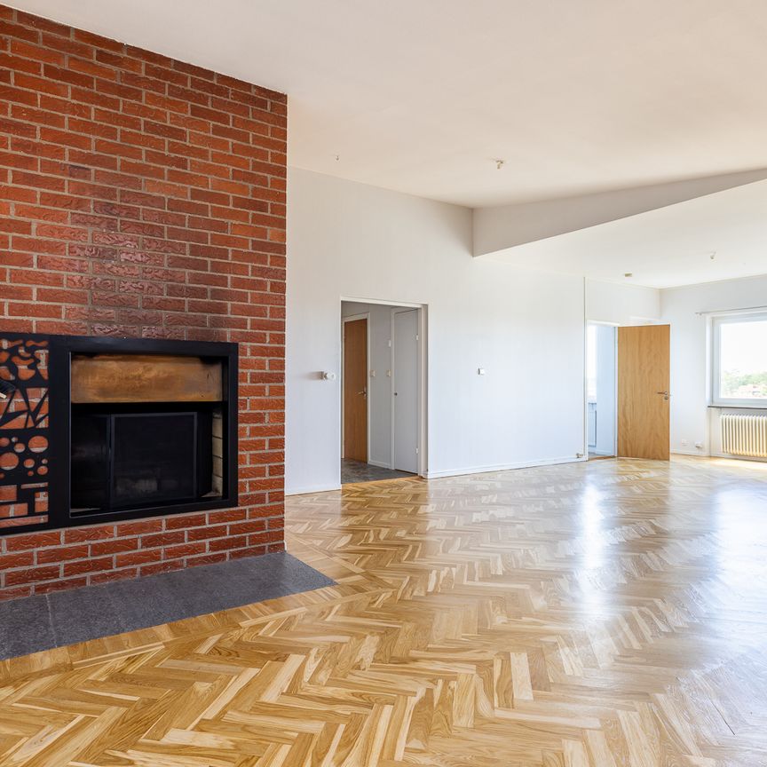 Norra Storängsvägen 38 - Photo 1