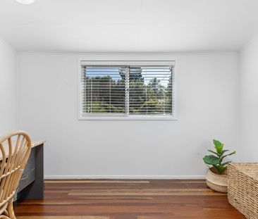 Beautifully Presented Home in a Premier Location - Photo 4