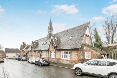 3 bedroom end of terrace house to rent - Photo 3