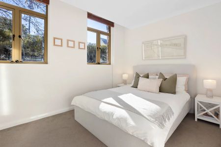 Resort Style Living in sought-after Inner West Conversion - Photo 5