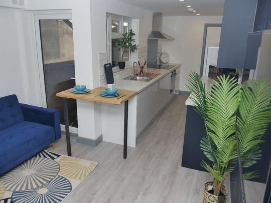 5 bedroom terraced house to rent - Photo 1