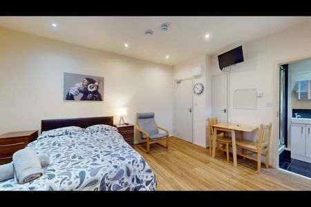Studio Flat, Chatsworth Road, NW2 - Photo 2