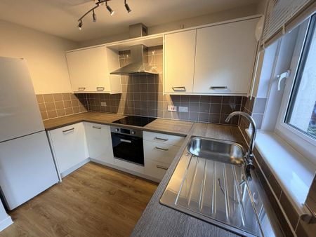 2 bedroom apartment to rent - Photo 2