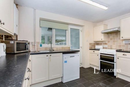 Bassett Close, CB4 - Photo 2