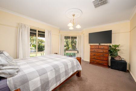 Impressive 4 Bedroom Home in Shepparton North - Photo 4