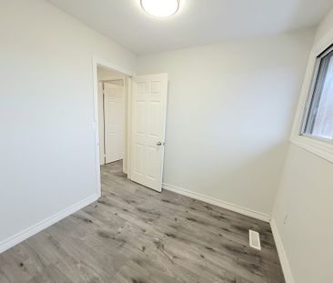 For Lease - 477 Dean Avenue Unit# 40, Oshawa, Ontario - Photo 2