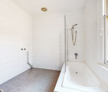 247 Danks Street, Albert Park VIC 3206 - House For Rent | Domain - Photo 2