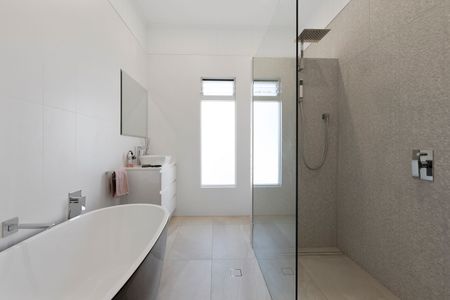 22 Ross Street, Paddington QLD 4064 - House For Rent | Domain - Photo 5