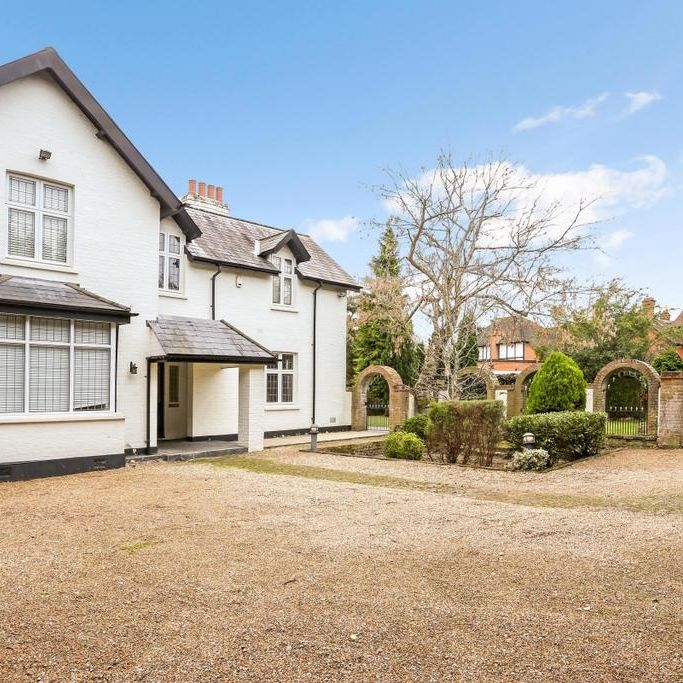 4 bedroom detached house to rent - Photo 1