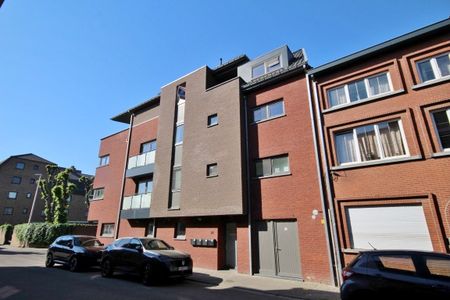 Duplexappartement op een zeer gunstige ligging midden in het centrum - Photo 2