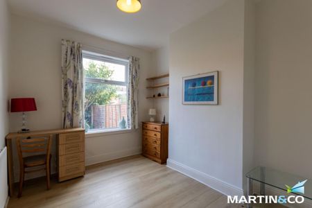 3 bedroom end of terrace house to rent - Photo 2