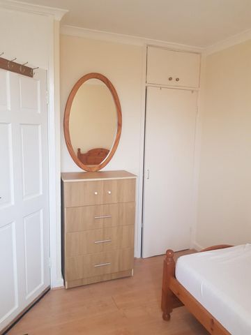 5 Bed Flat, Lorrimore Square, SE17 - Photo 4