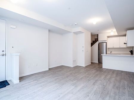 For Lease - 300 Alex Gardner Circle Unit# 61, Aurora, Ontario - Photo 2