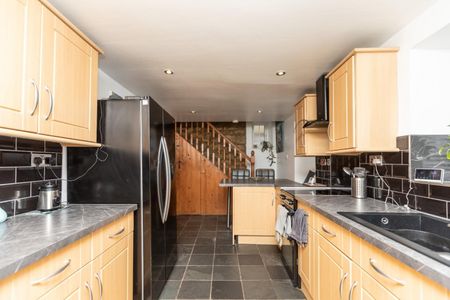 Great North Road, Micklefield, Leeds - Photo 4