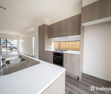 Modern Townhouse - Photo 5