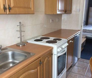 2 Bed Maisonette, Harrowdene Rd, BS4 - Photo 6