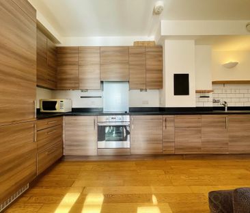 2 bedroom penthouse to rent - Photo 4