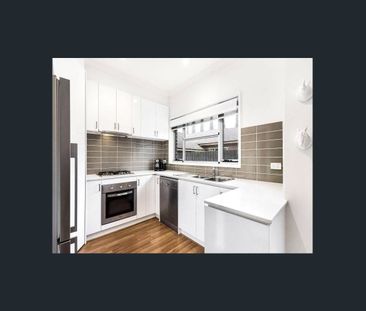 Perfect Blend of Comfort and Convenience - Photo 4