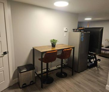 🏡 Grand 3 ½ rénové – tout inclus – entrée indépendante – Gatineau (... - Photo 4