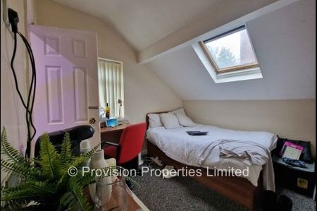 8 bedroom student accommodation - Photo 3