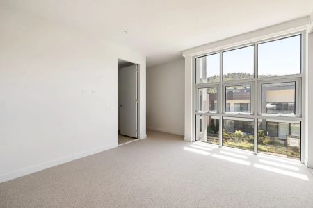 Modern Marina-View Apartment in Martha Cove - Photo 2