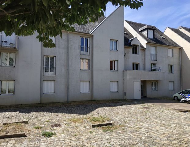 Location Appartement 5 pièces 98 m² Bourges - Photo 1