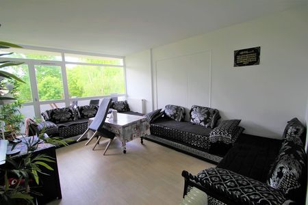 Location Appartement 4 pièces 80m² - Photo 2