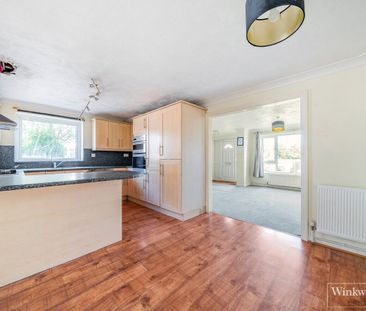 Gloucester Road, Bagshot, Surrey, GU19 - Photo 1