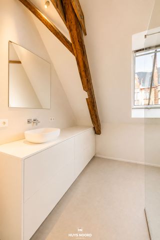 Uniek wonen in residentie Karmel, verscholen in het historische hart van Brugge. - Photo 2