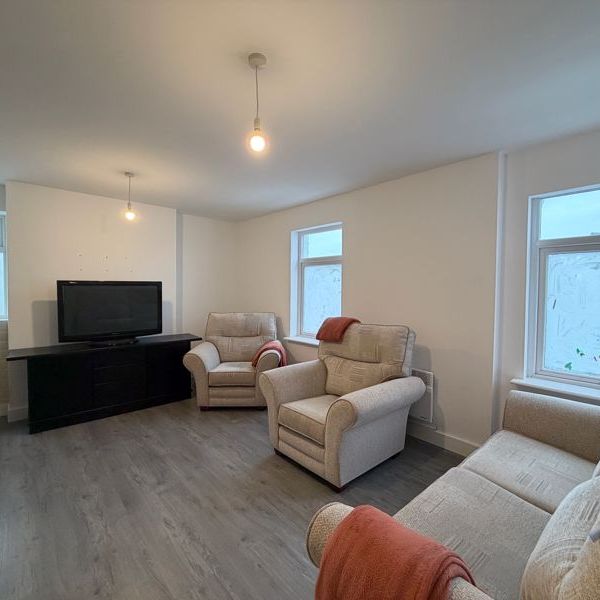 To Let – Shakespeare Street, Southport – Available Immediately - Photo 1