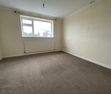 3 bedroom link detached house to rent - Photo 3