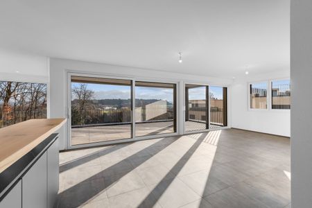 First rental: Large space – Luxury apartment - Photo 2