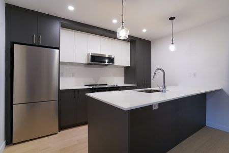 3155 Avenue Parkville, #322 - Photo 2
