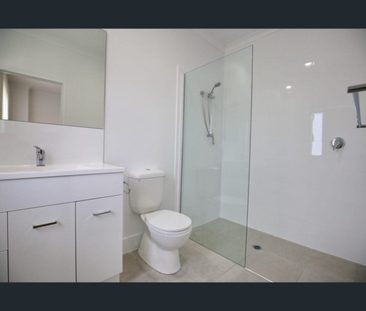 4 BEDROOM TOWNHOUSE WITH POOL - Photo 5