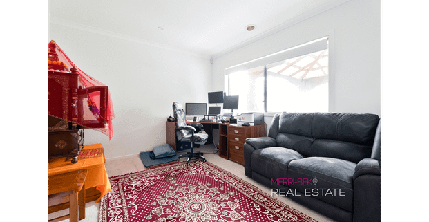 Where Family Life Flows Effortlessly - Photo 1